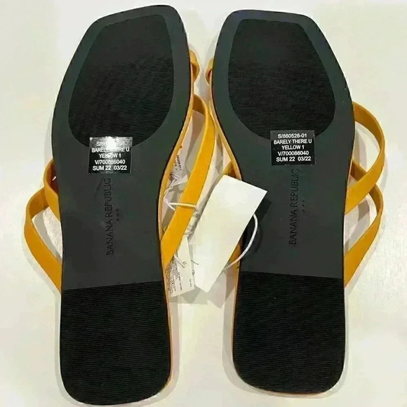 Banana Republic Barely There Flip Flops - Picture 6 of 7